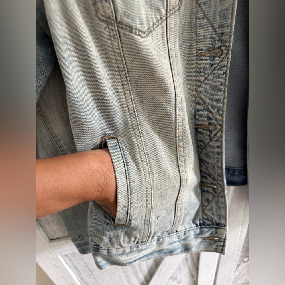 Super Flattering Market & Spruce Slight Stretch Denim Jacket - Picture 4 of 16